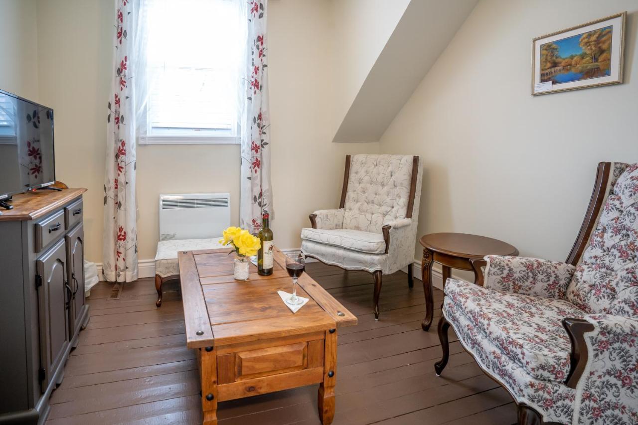 Au Coeur De Magog Bed & Breakfast Eksteriør bilde