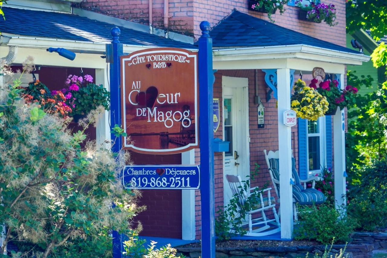 Au Coeur De Magog Bed & Breakfast Eksteriør bilde
