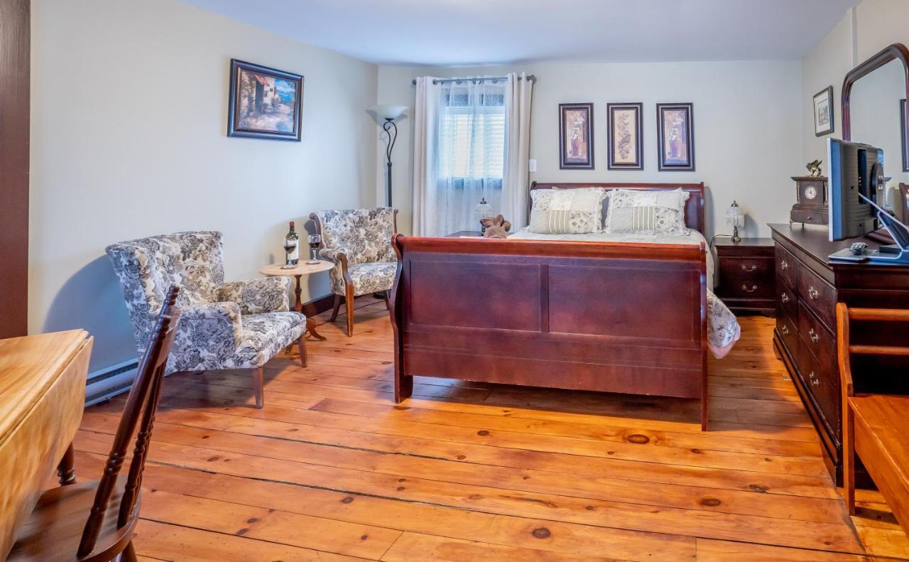 Au Coeur De Magog Bed & Breakfast Eksteriør bilde