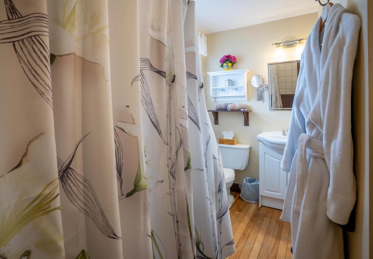 Au Coeur De Magog Bed & Breakfast Eksteriør bilde