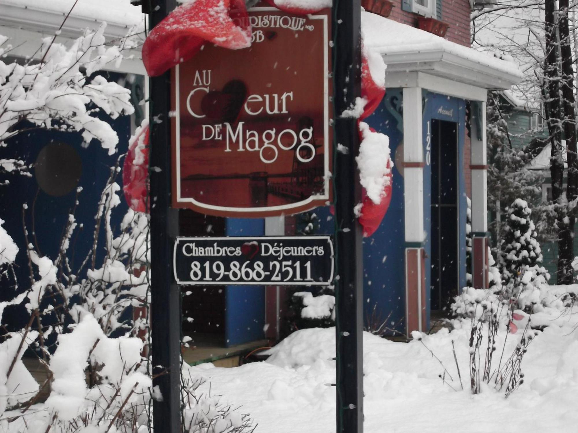 Au Coeur De Magog Bed & Breakfast Eksteriør bilde