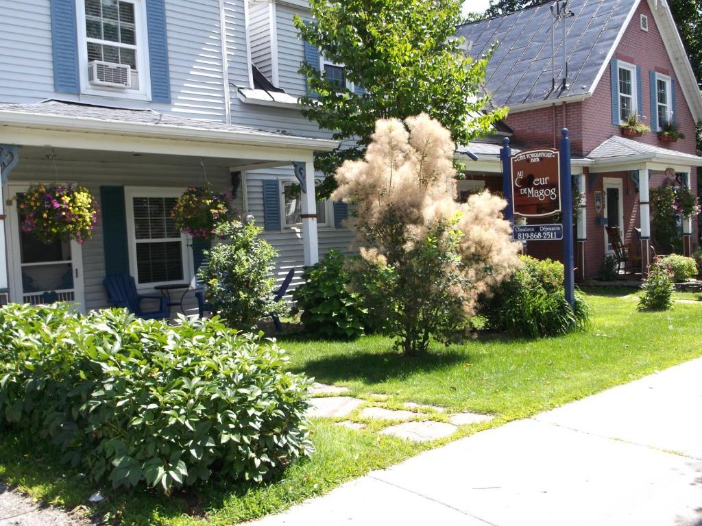 Au Coeur De Magog Bed & Breakfast Eksteriør bilde