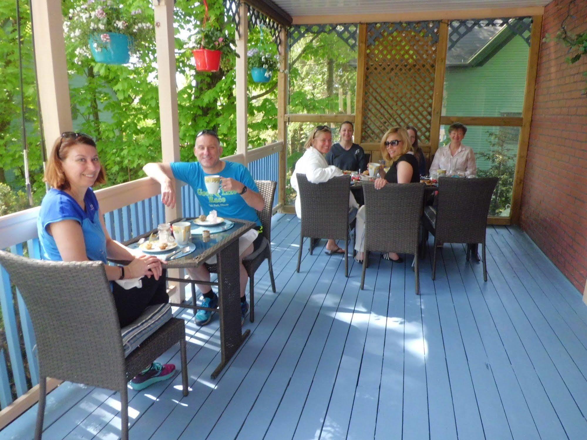 Au Coeur De Magog Bed & Breakfast Eksteriør bilde