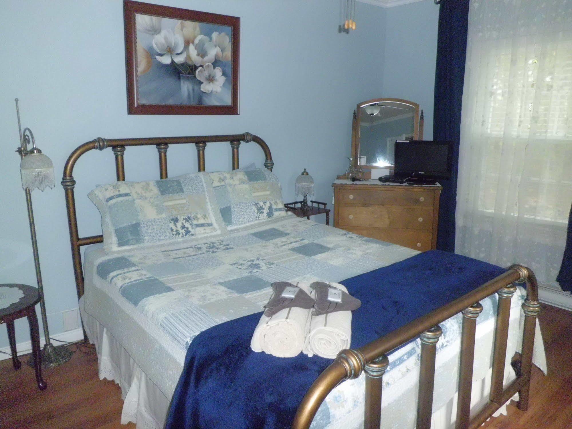 Au Coeur De Magog Bed & Breakfast Eksteriør bilde